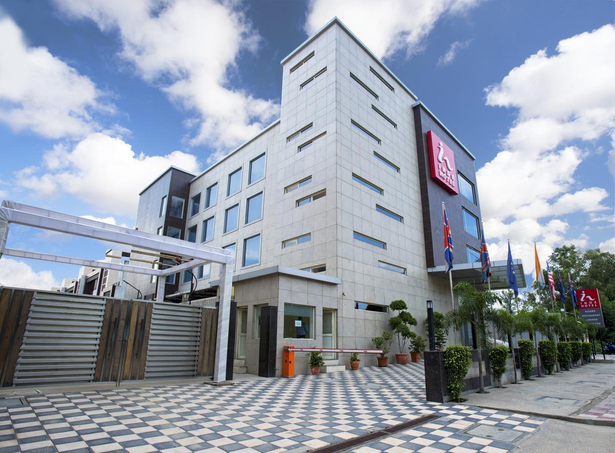 Inde Hotel Chattarpur 뉴델리 외부 사진